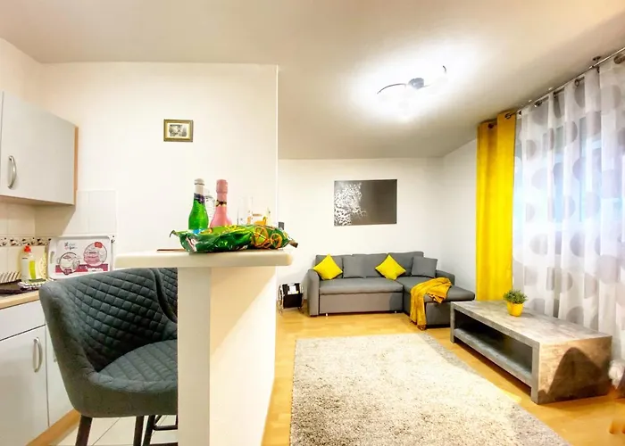 Centre Ville Au Calme , Parking Prive Interieur Car Et Bike